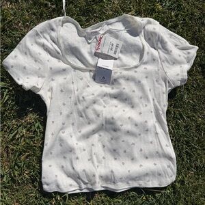 Pink Rose White Kids Tee with Delicate Pattern